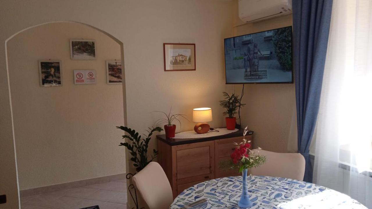 Apartman Rino Basanija Exterior photo